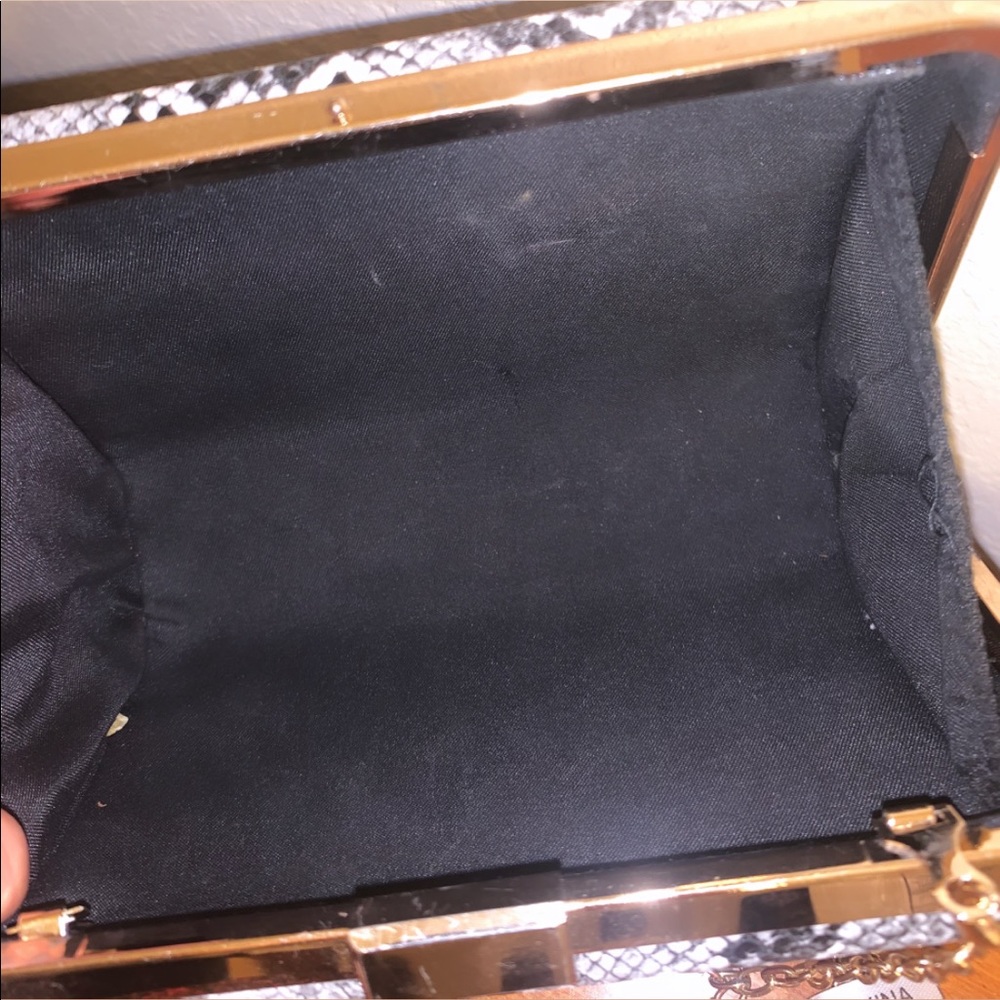 Clutch - Picture 2 of 2